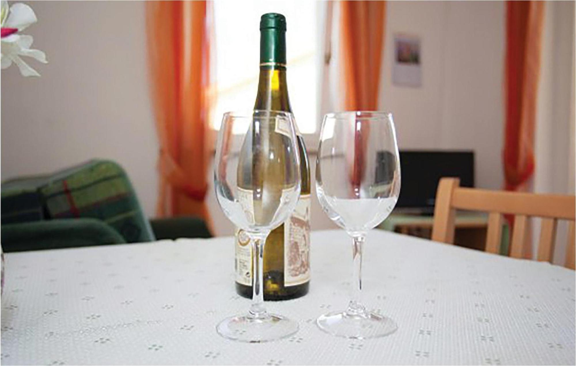 1 Bedroom Beautiful Apartment In Malinska Luaran gambar