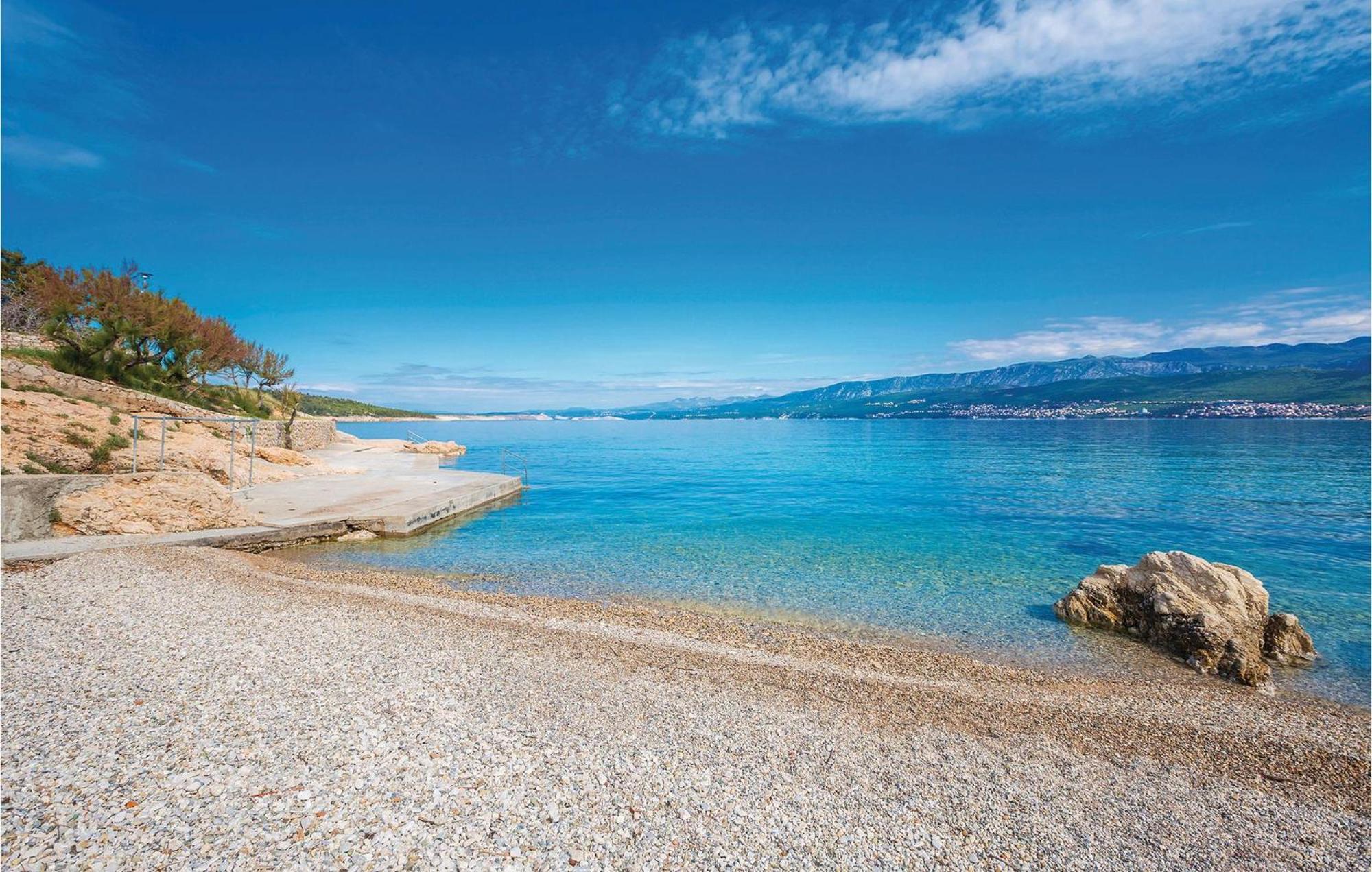 1 Bedroom Beautiful Apartment In Malinska Luaran gambar