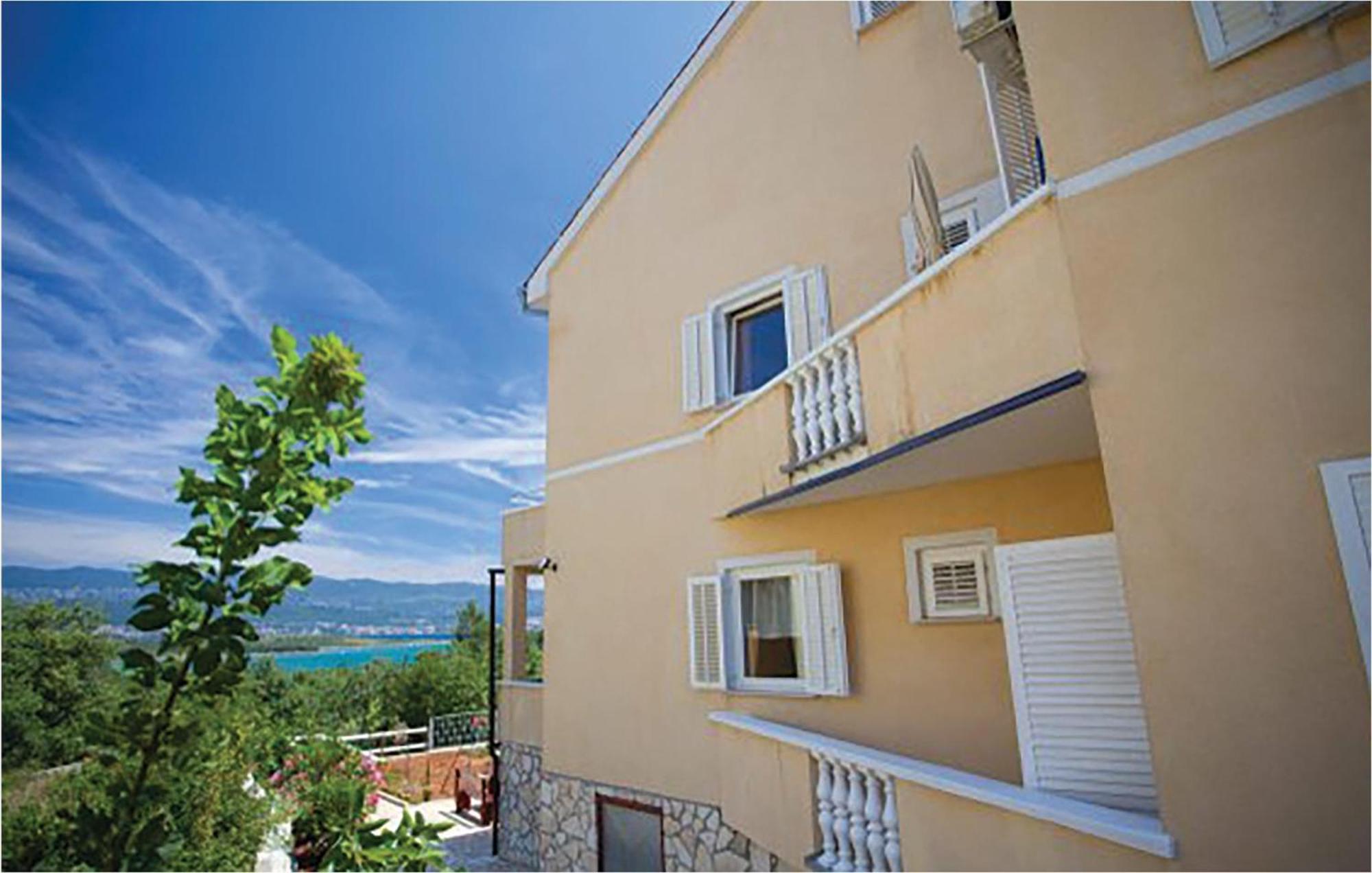 1 Bedroom Beautiful Apartment In Malinska Luaran gambar