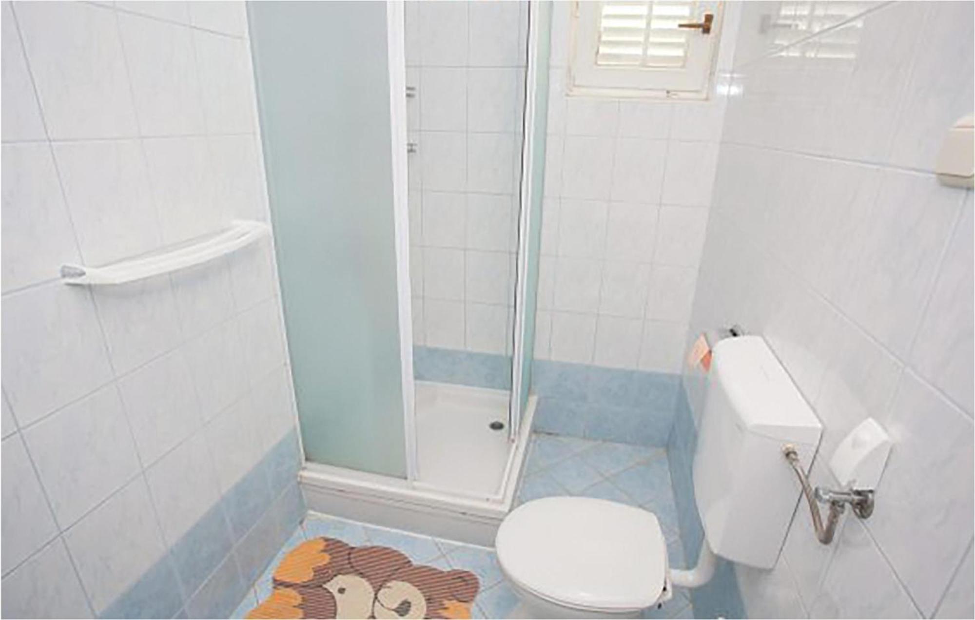1 Bedroom Beautiful Apartment In Malinska Luaran gambar